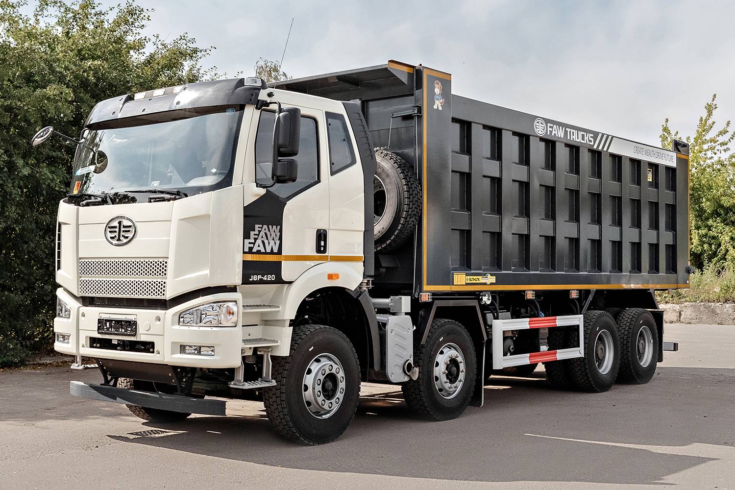 Самосвал FAW J6P